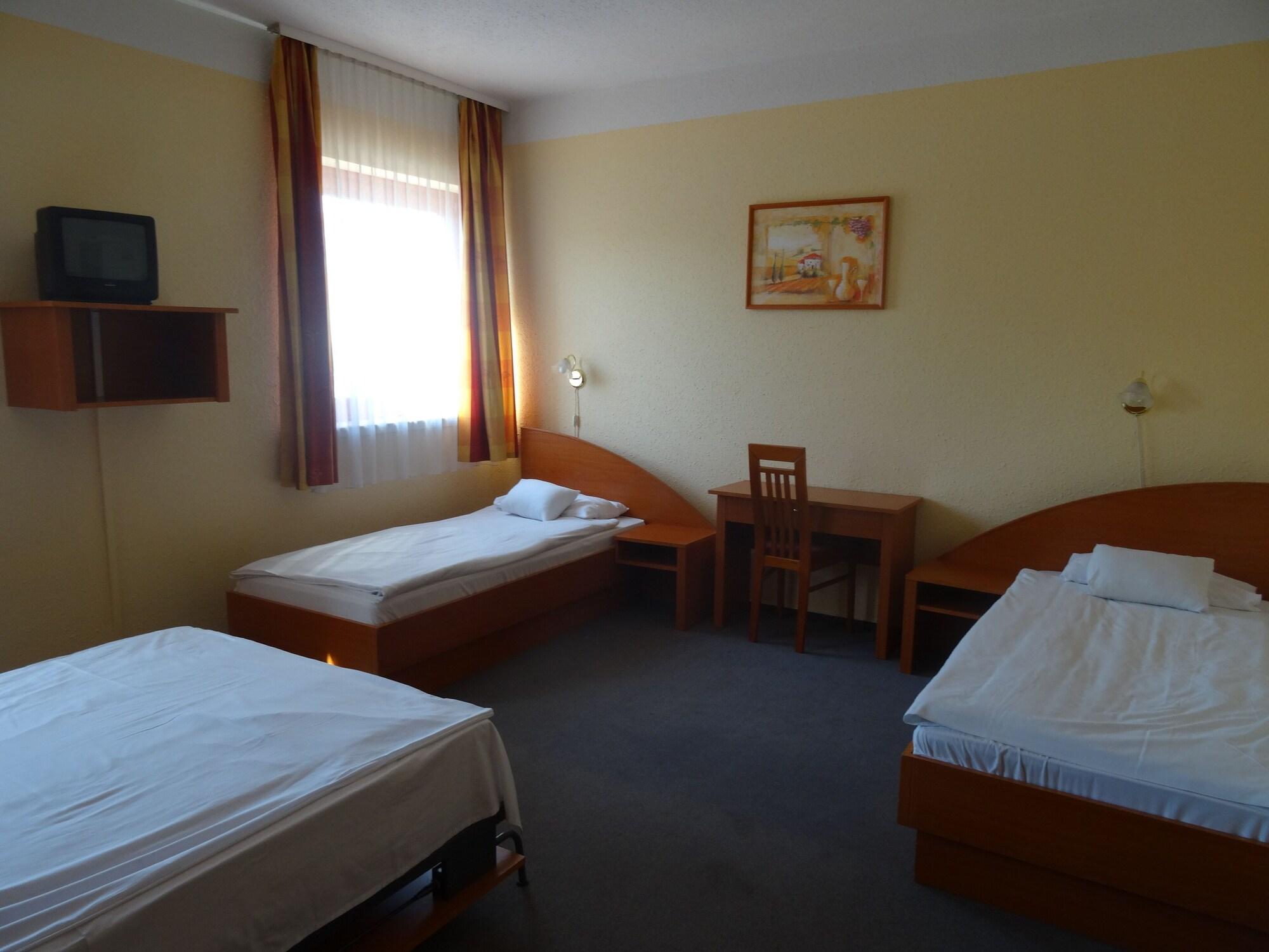 Homoky Hotels Bestline Hotel Budapest Bagian luar foto
