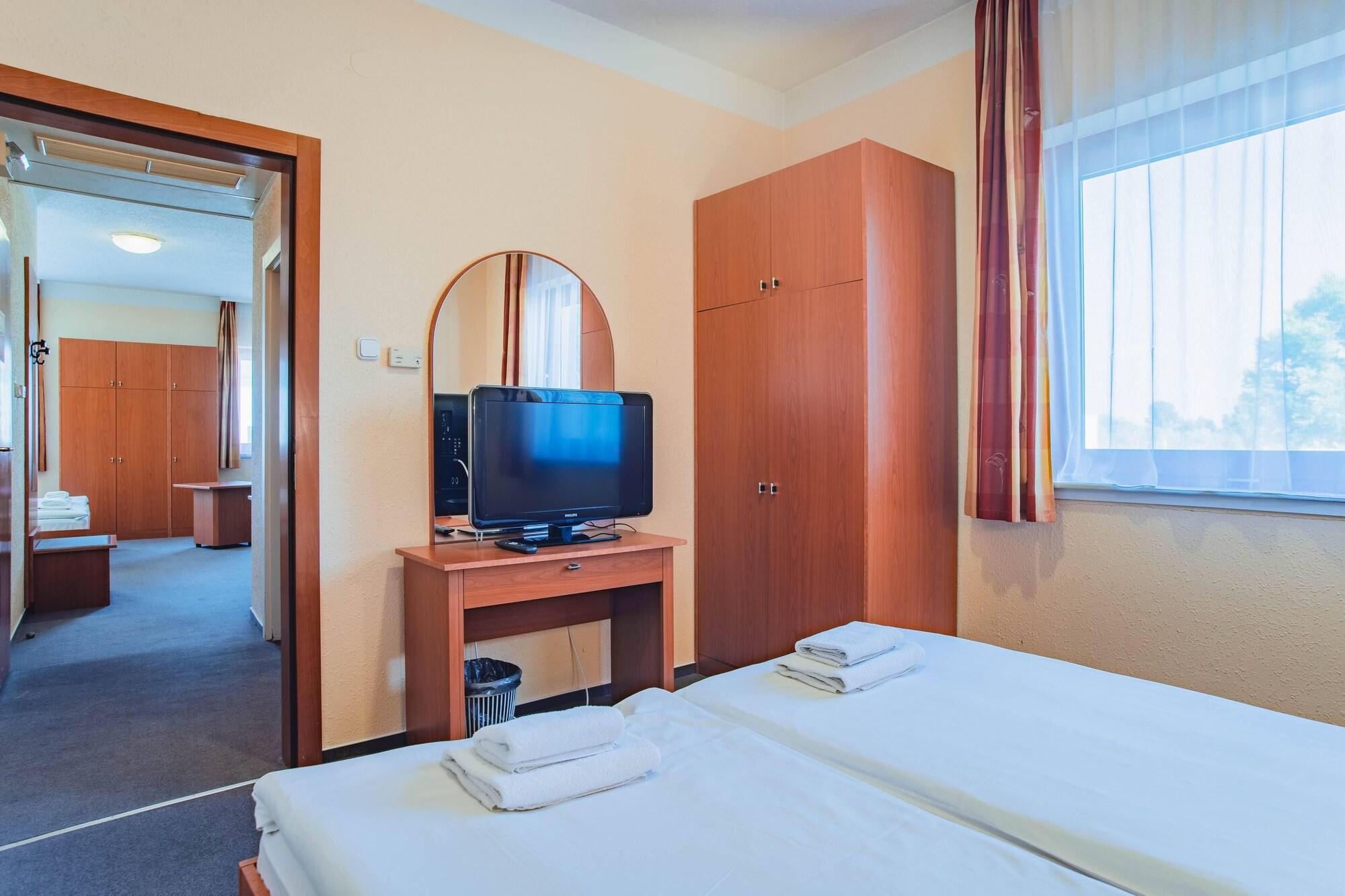 Homoky Hotels Bestline Hotel Budapest Bagian luar foto